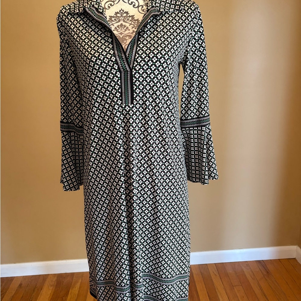 Max Studio Black and White Geometric Long Sleeve Dress